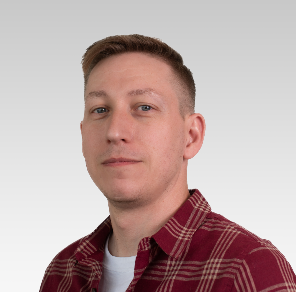 Joshua Squires headshot